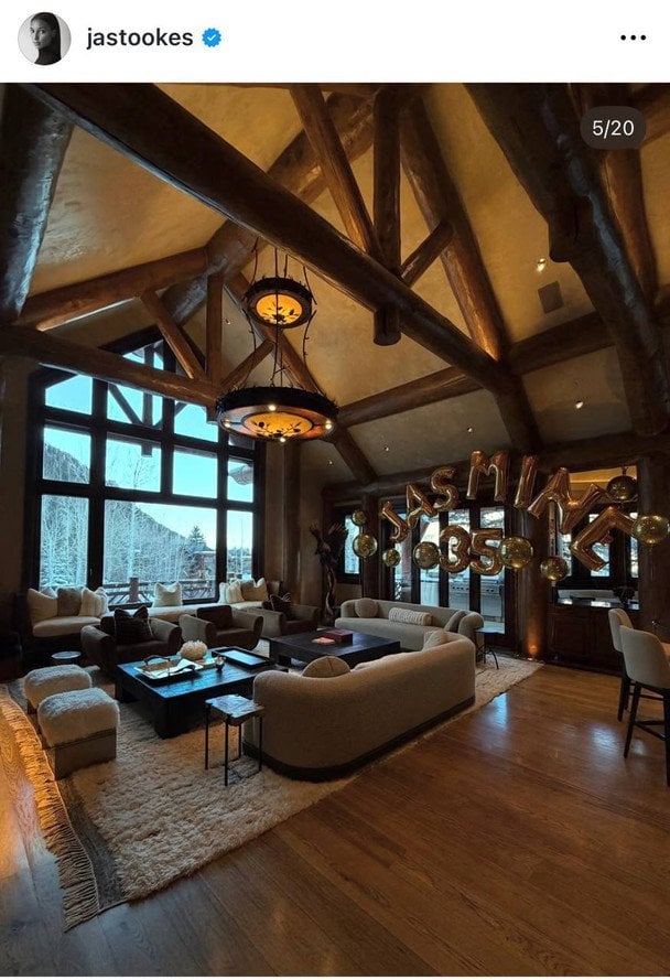  / © Instagram Жасмін Тукс