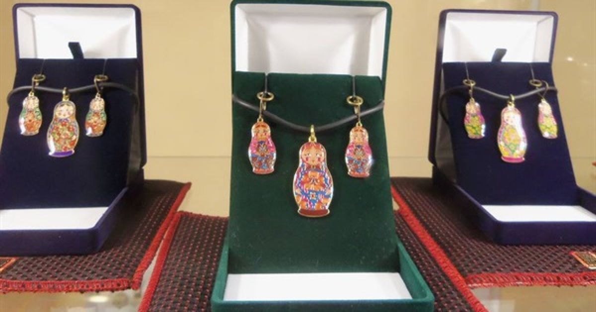 В окупованій бойовиками Горлівці відкрився сувенірний магазин для сепаратистів / © Gorlovka.ua