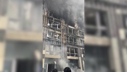 Враг ударил по бизнес-центру в Днепре — видео