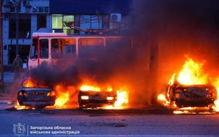 Враг атаковал Запорожье: количество пострадавших стремительно растет (фото)