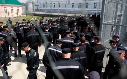 У РФ у в'язнів вираховують половину, а то й усю зарплату, "на підтримку "ДНР"