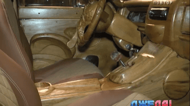 Харьковский автолюбитель смастерил деревянную «Волгу»