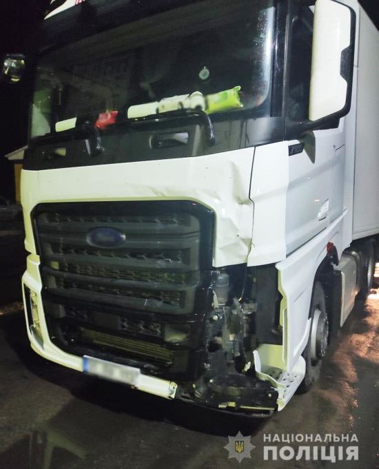 Смертельна ДТП в Чернігівській області: п'яний водій вантажівки збив велосипедисток і ледь не втік за кордон