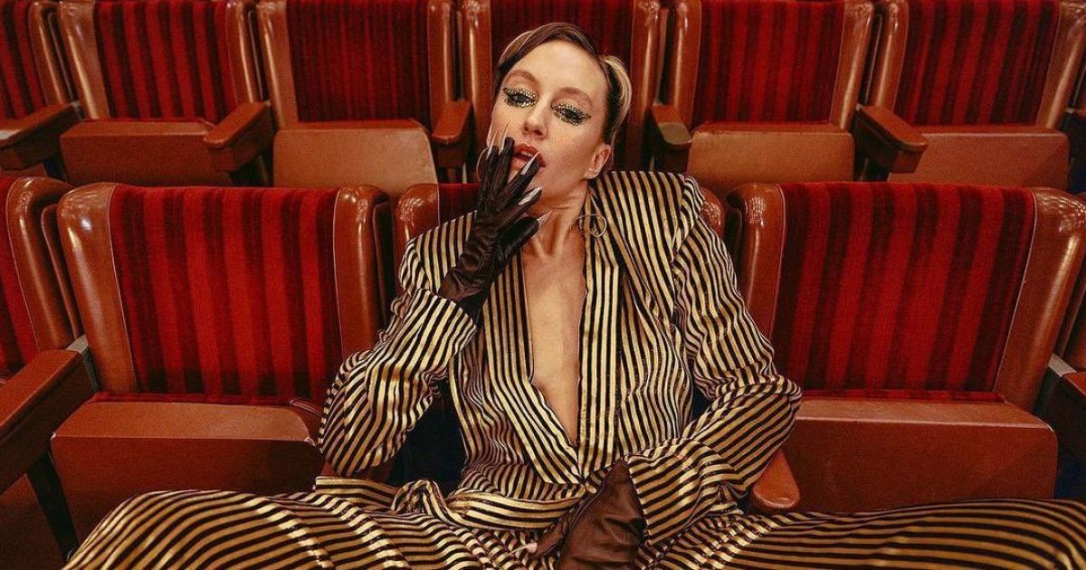 Экс-"ВИА Гра" LAYAH позагорала без трусиков на пляже