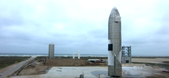 Прототип космічного корабля SpaceX для польотів на Марс і Місяць вперше здійснив успішну посадку
