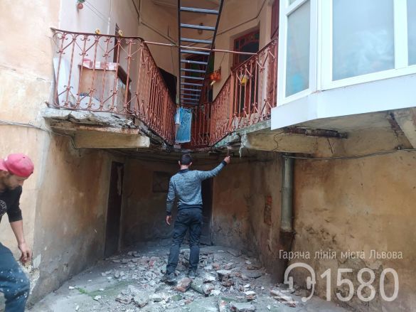 Обвал балкона у Львові