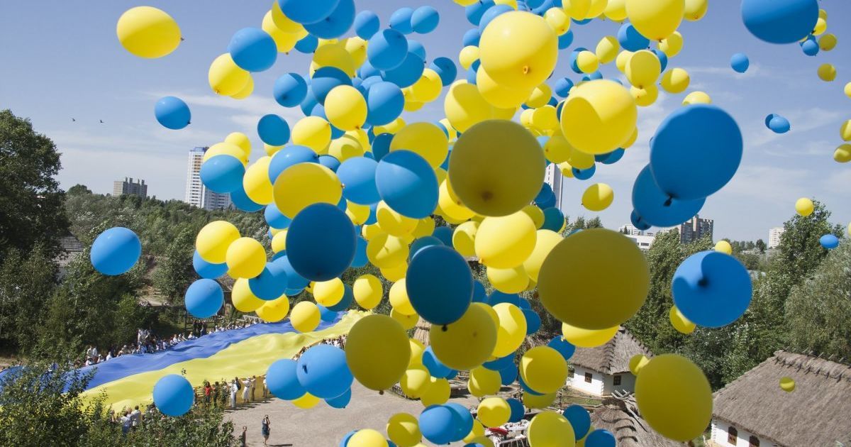 У КМДА закликали відмовитися від повітряних кульок на випускних