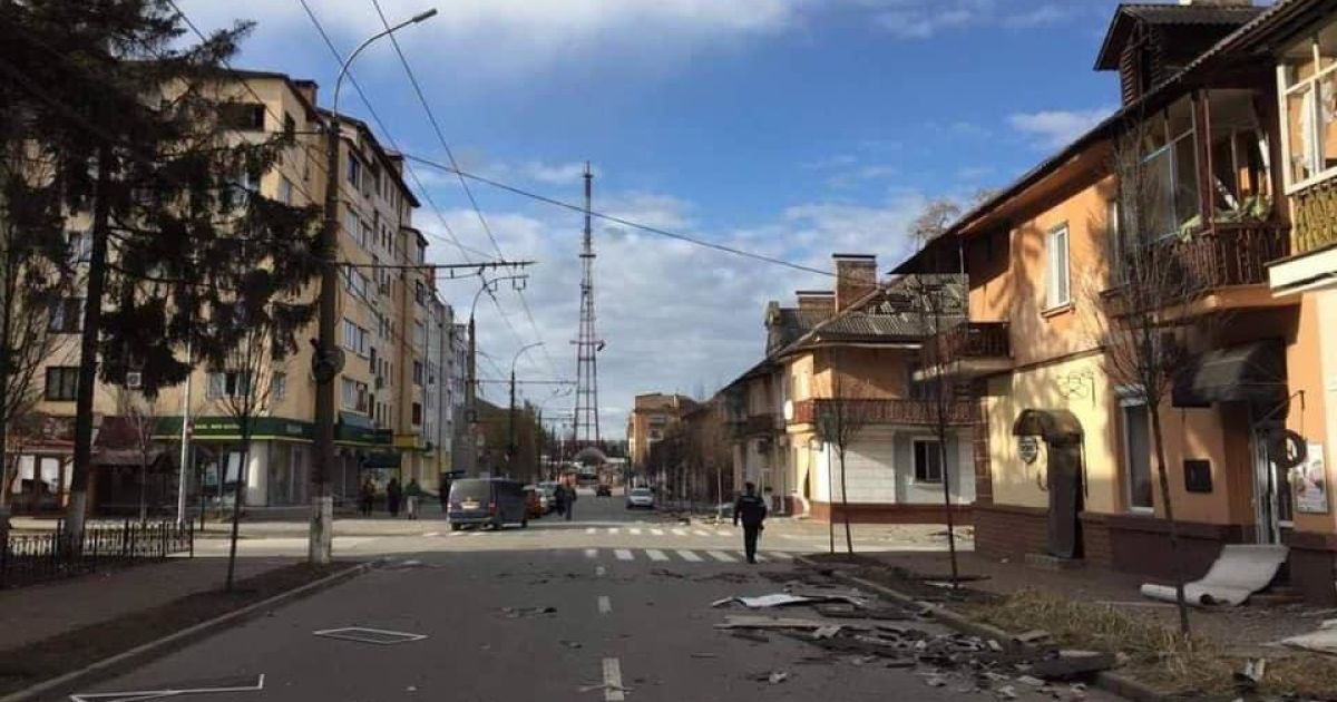 Чернігів, повітряна тривога! Всім в укриття!