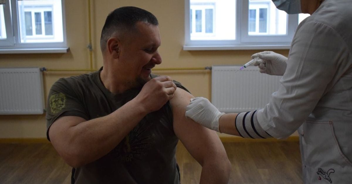 У Сухопутних військах ЗСУ розпочалася вакцинація від коронавірусу: кого щепили (фото)