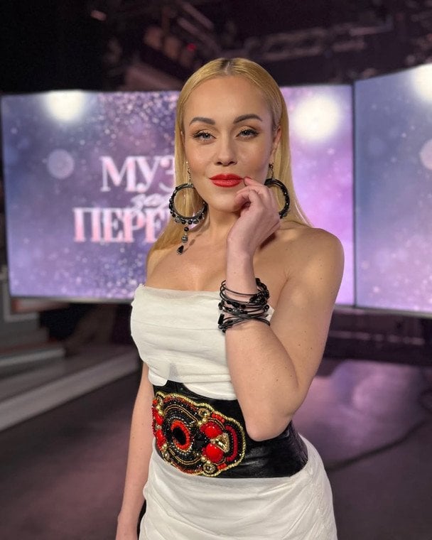 Экс-Alyosha мастерски поставила на место критиков ее внешности: "Все на одно лицо"