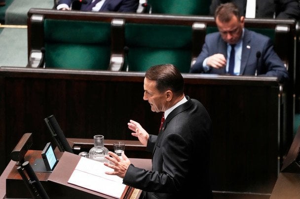 Польский завод стал мишенью российских "Шахедов": Сикорский сообщил подробности