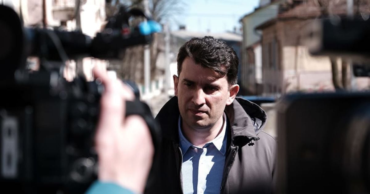 Представник Чернівецької міської ради пообіцяв зв'язатися з кожним особисто та подякував за увагу до вакансії. Фото: Григорій Прохоренко