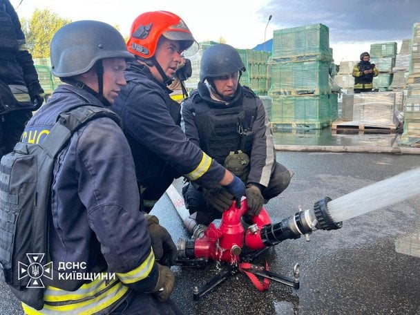 Наслідки повторного удару по Київщині 29 серпня / © ДСНС України