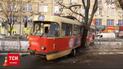 У Харкові трамвай зійшов з рейок та врізався у дерево – є потерпілі