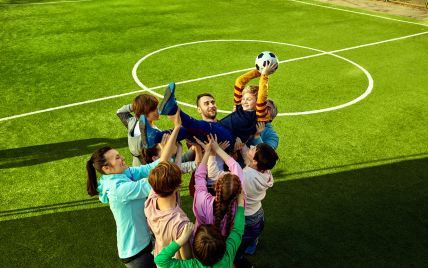 Mastercard обновляет футбольные площадки в городах Украины