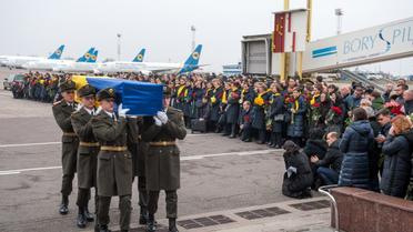 Прибуття тіл загиблих українців до аеропорту "Бориспіль" / © УНИАН