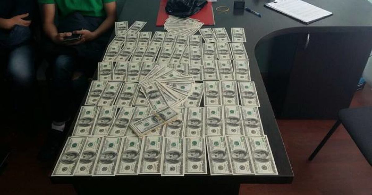 У Києві СБУ викрила на хабарі у $ 20 тис. слідчого-фіскала