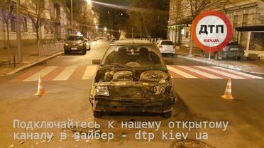 Шесть разбитых авто: в Киеве на Подоле произошло масштабное пьяное ДТП