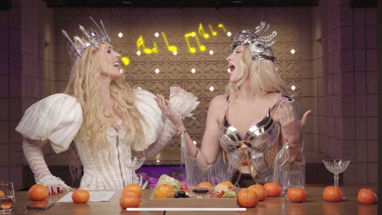 Маша Ефросинина и Оля Полякова / © 