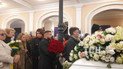 Дмитро Монатік з дружиною приїхали попрощатися з Ніною Матвієнко