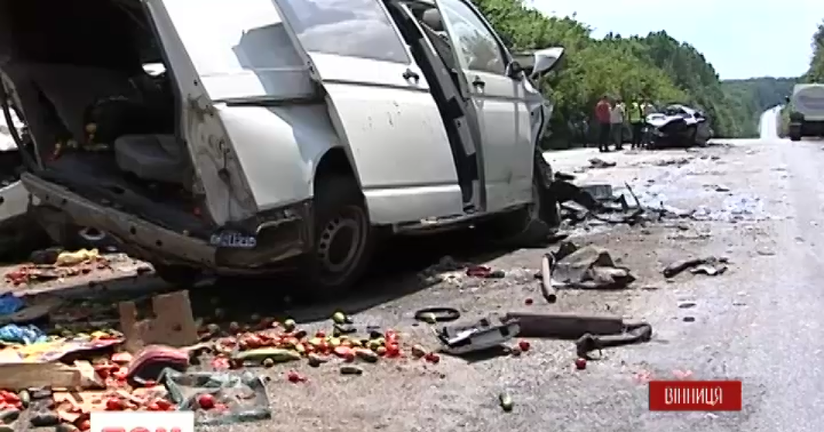 У Вінниці в аварії постраждали десятеро людей