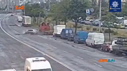 У Києві водій різко почав гальмувати і втратив контроль над авто