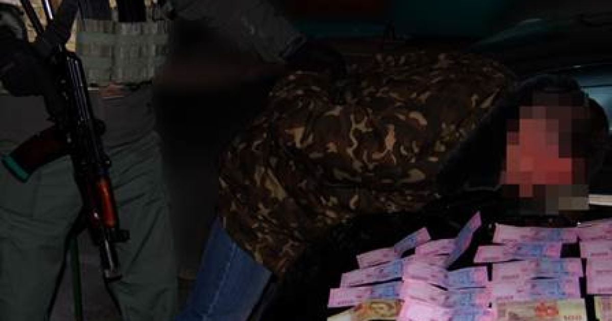 Заместителя командира Черниговского пограничного отряда поймали "на горячем", когда он получал очередную взятку