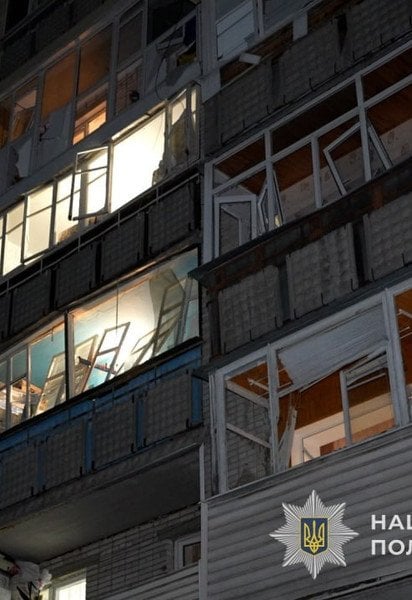 Пошкоджений будинок у Сумах після атаки у ніч проти 21 квітня