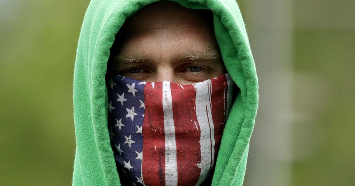В США из-за штамма "Дельта" маски рекомендуют носить даже вакцинированным