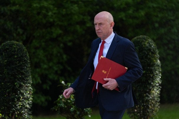 Міністр оборони ключового партнера України подав у відставку