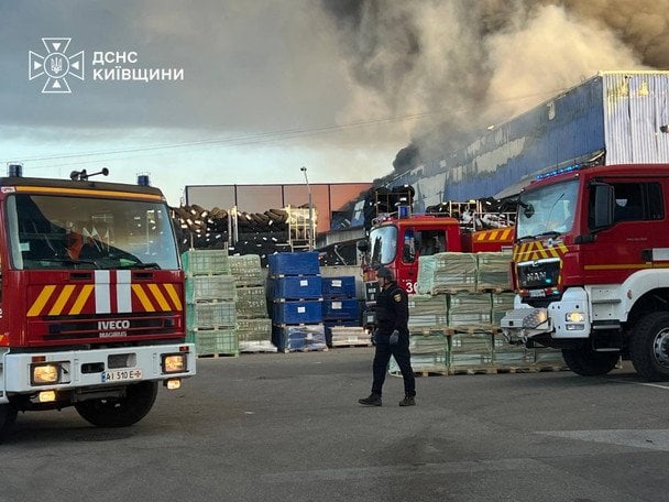Наслідки повторного удару по Київщині 29 серпня / © ДСНС України