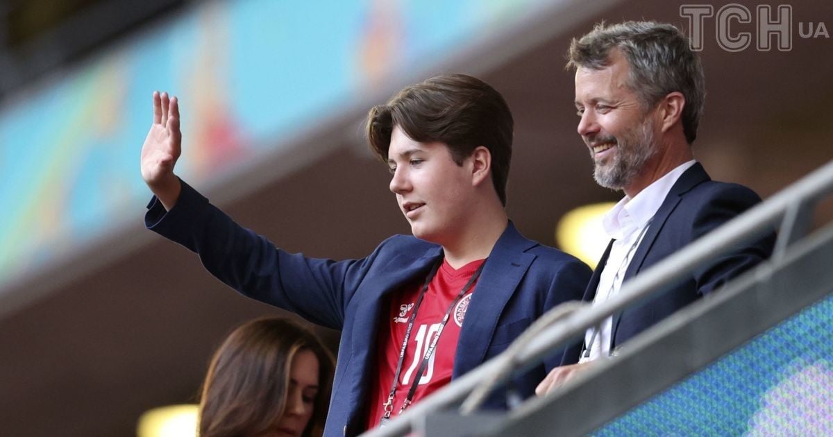 Принц Крістіан зі своїм батьком королем Фредеріком X