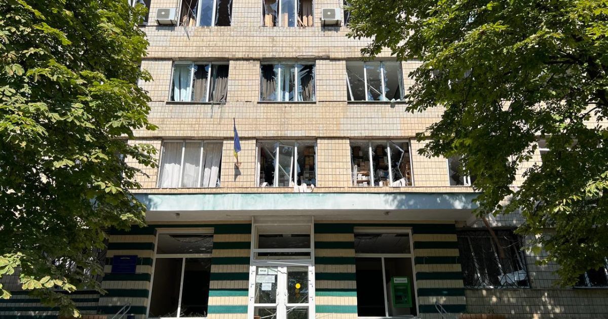 Россия ракетами ударила по крупнейшим вузам в Николаеве: фото разрушений