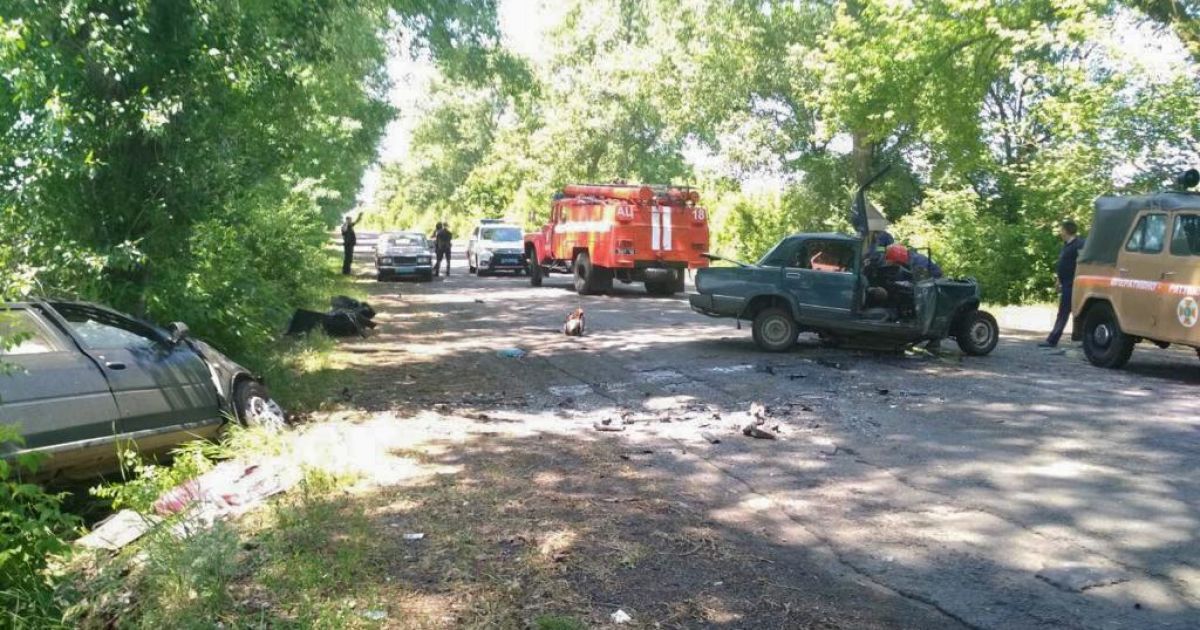 На Николаевщине столкнулись два легковых автомобиля, оба водителя погибли