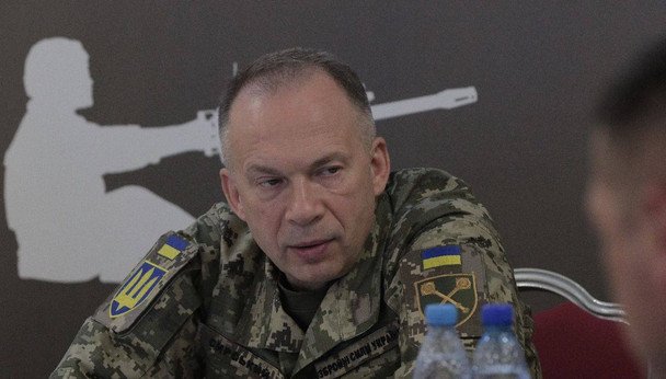 На фронте не хватает боевых медиков: Сырский поручил "разобраться"