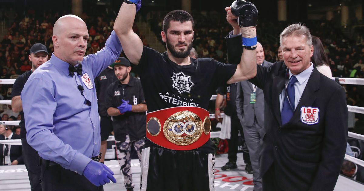 Артур Бетербієв