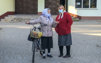 "Потенційні вбивці": ексголовний санітарний лікар України назвав головну небезпеку невакцинованих пенсіонерів