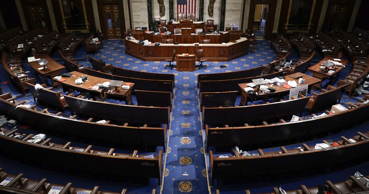 Штурм Капитолия и первая жертва протестов в США. Пять новостей, которые вы могли проспать