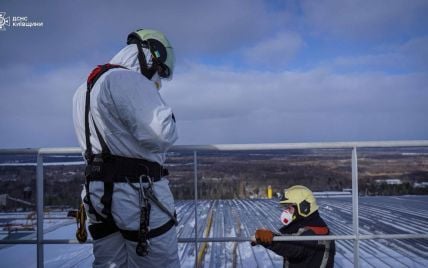 Arch over the Chernobyl Nuclear Power Plant after the attack: Greenpeace reports damage to critical structures