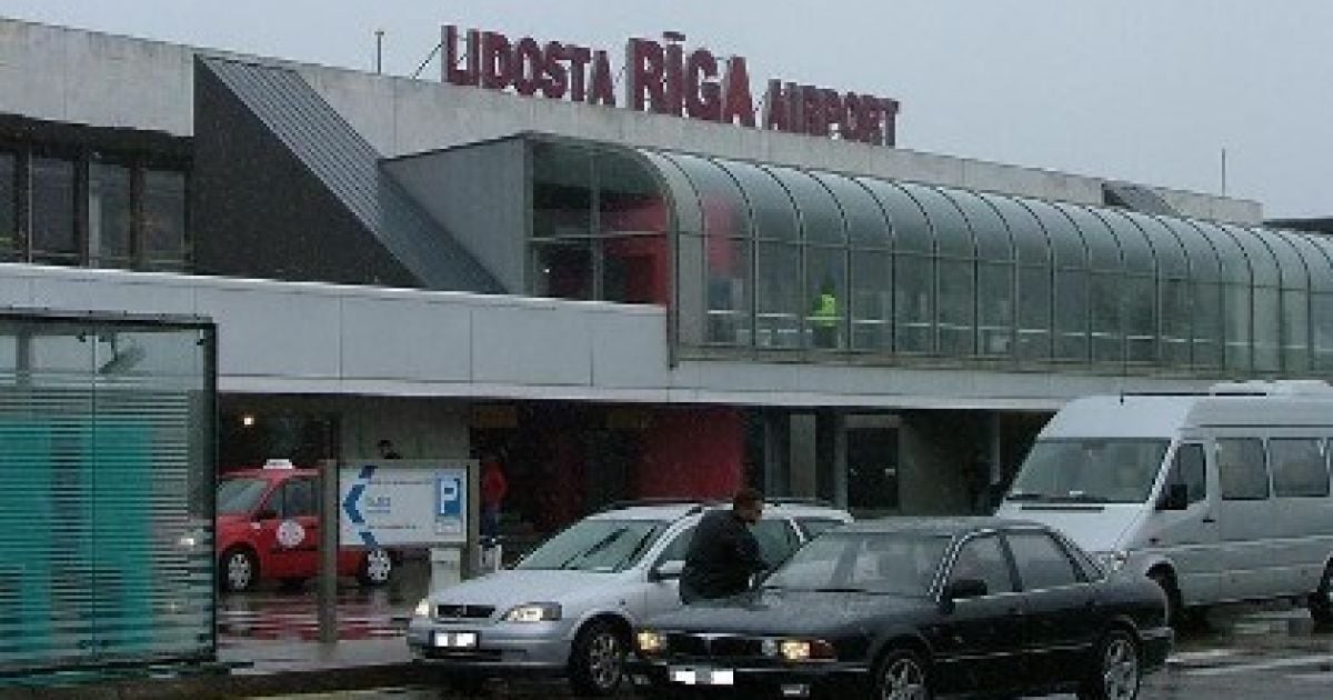В Риге совершил аварийную посадку самолет с неисправным шасси