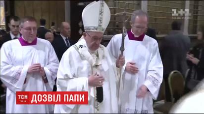 Понтифік дозволив вірянкам погодувати дітей у Сікстинській капелі