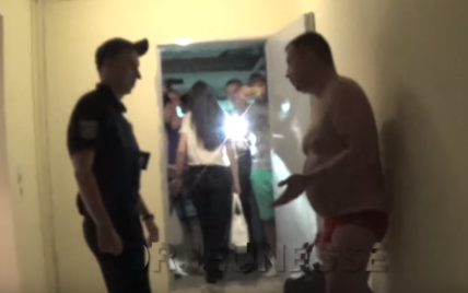 В Харькове пьяный "друг Авакова" разделся до трусов и бросился на полицейского