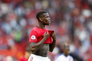 Pol Pogba Ubral So Stola Butylku S Pivom Video Incidenta Na Press Konferencii Sport Tsn Ua