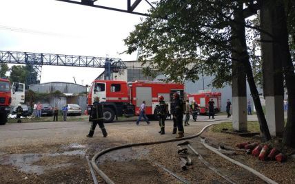 В Киеве на Подоле произошел пожар на судоремонтном заводе