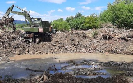 Из-за дождевых паводков на западе Украины подтопленными остаются 12 населенных пунктов