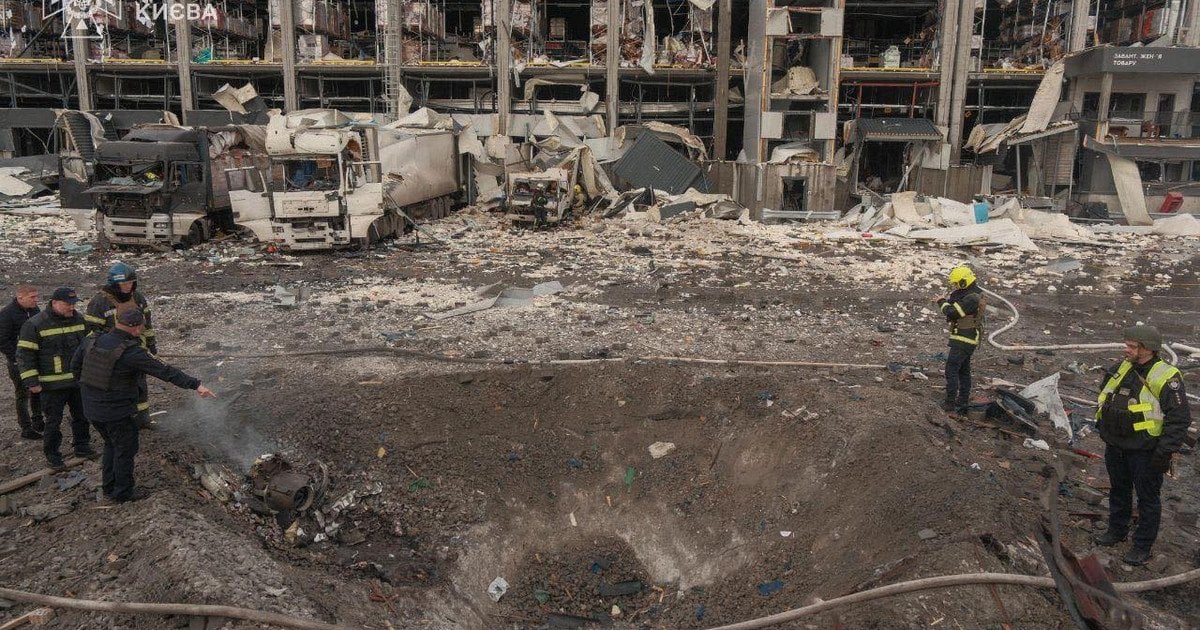 У Києві під час масованого обстрілу 25 листопада постраждав логістичний центр супермаркетів Novus