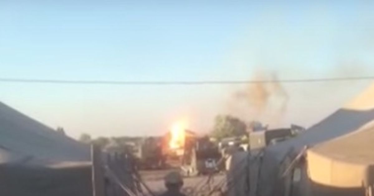 Танк взорвался на военном полигоне.