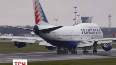 Украина полностью прекращает воздушное сообщение с РФ