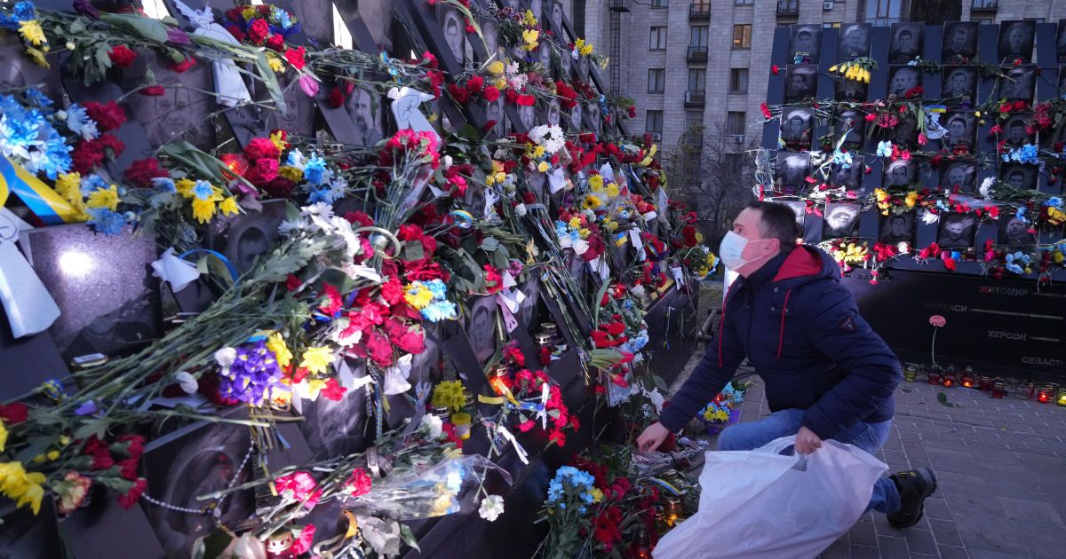 Восемь лет спустя: как украинцы чтят память героев "Небесной сотни"