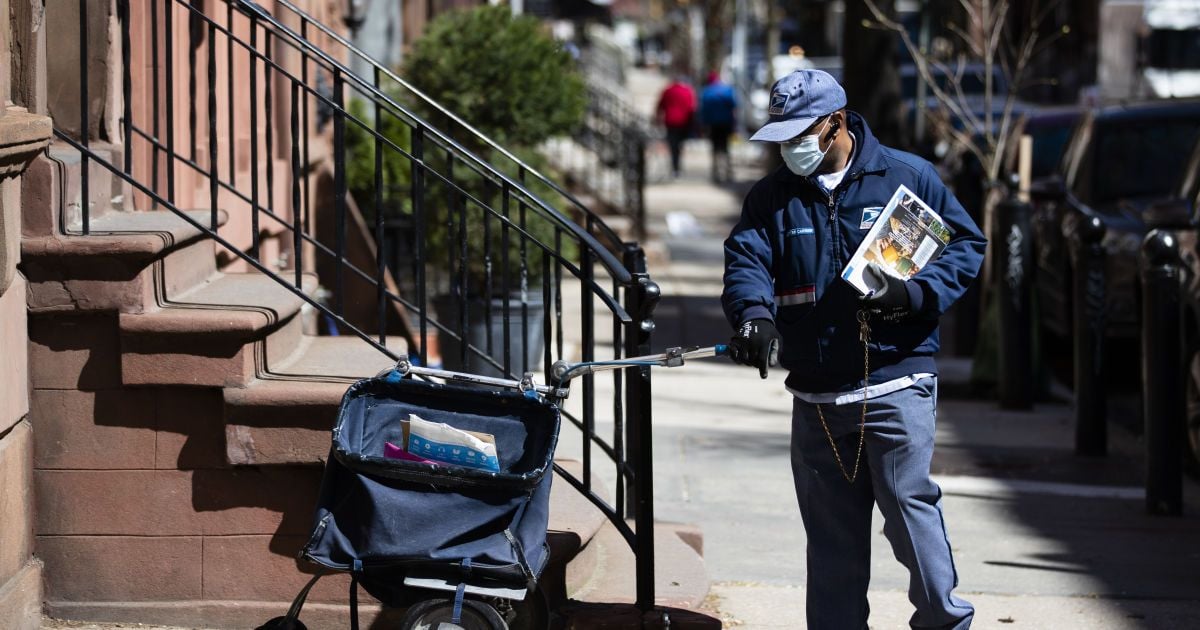 США не відправляють пошту до 22 країн через коронавірусну пандемію